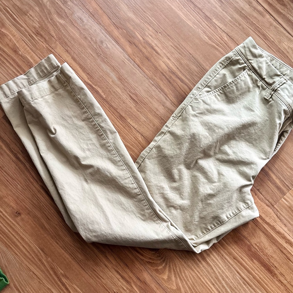 Aeropostale Men's Khaki Chinos Size 29/30